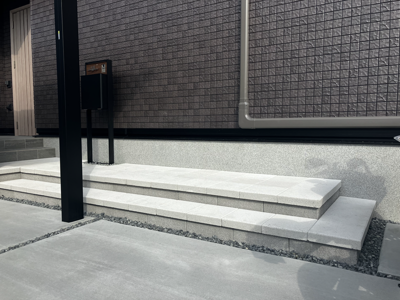 slide003
